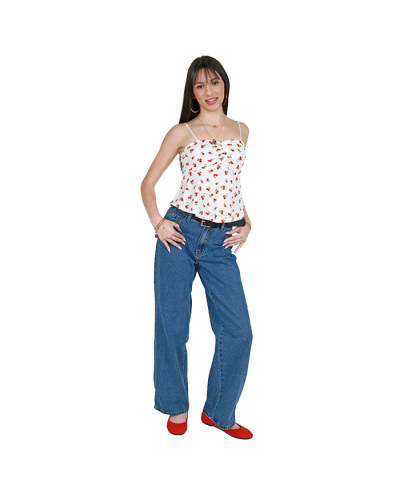 The women's junior model wears the white 