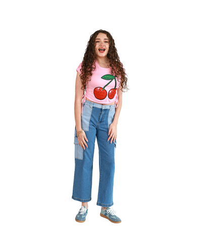 The women's junior model wears the pink 