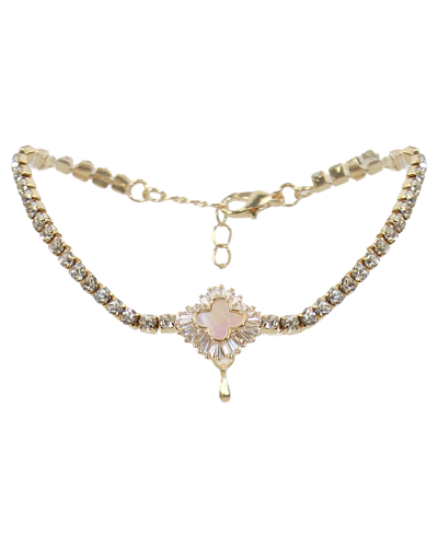 Gold bracelet with opal clover centerpiece 