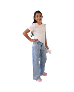  Girl wearing short sleeve, jeans, and sneakers