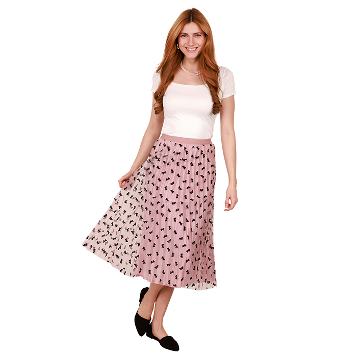Get on the bow trend with the "New Mix" 29.5" Black Bow Tulle Overlay Long Skirt as the main focal point of your look. Keep it simple with the "Cielo" 17" Short Sleeve Contemporary Solid Shirt paired with solid flat or chunky heels.