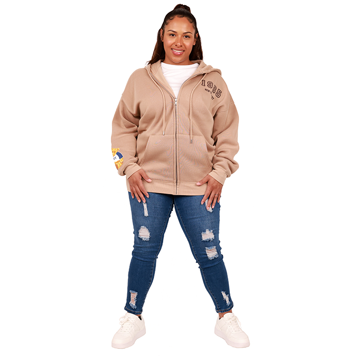 Transform your everyday style with the effortlessly chic "No Comment" Long-Sleeve Taupe Bear Graphic Print Jacket. It features a soft and cozy fabric that will keep you warm and stylish. Pair it with the "Wax" 28" Medium Wash Distressed Skinny Jeans.